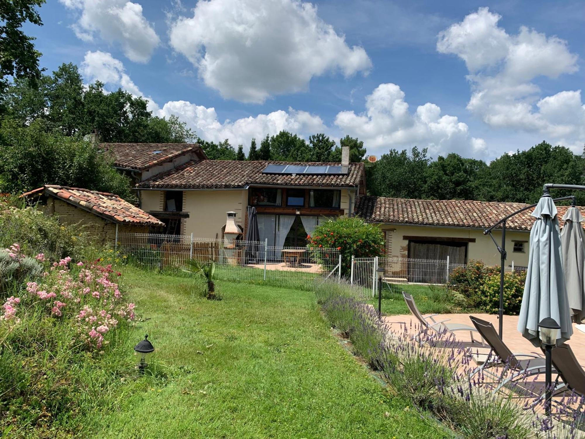 Gite Bois Et Senteurs Lafrancaise ภายนอก รูปภาพ